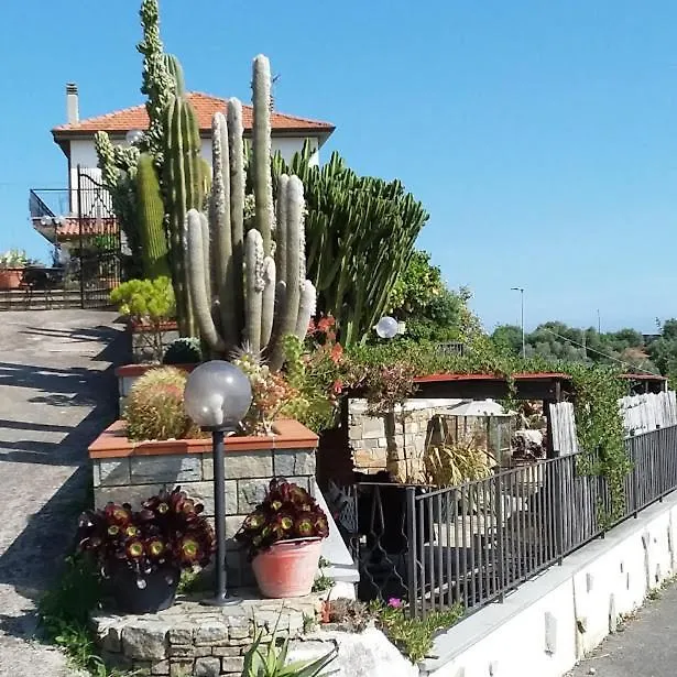 Villa Federica Terzorio 0*,